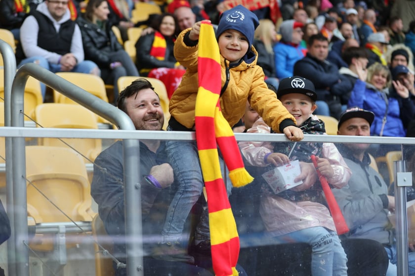 Zdjęcia kibiców z meczu żużlowego Betard Sparta Wrocław - Stal Gorzów, 7 maja 2023 r.