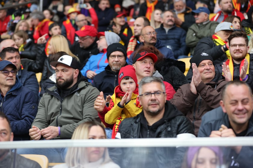 Zdjęcia kibiców z meczu żużlowego Betard Sparta Wrocław - Stal Gorzów, 7 maja 2023 r.