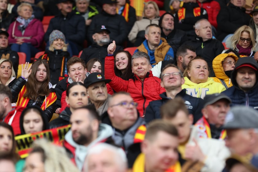 Zdjęcia kibiców z meczu żużlowego Betard Sparta Wrocław - Stal Gorzów, 7 maja 2023 r.