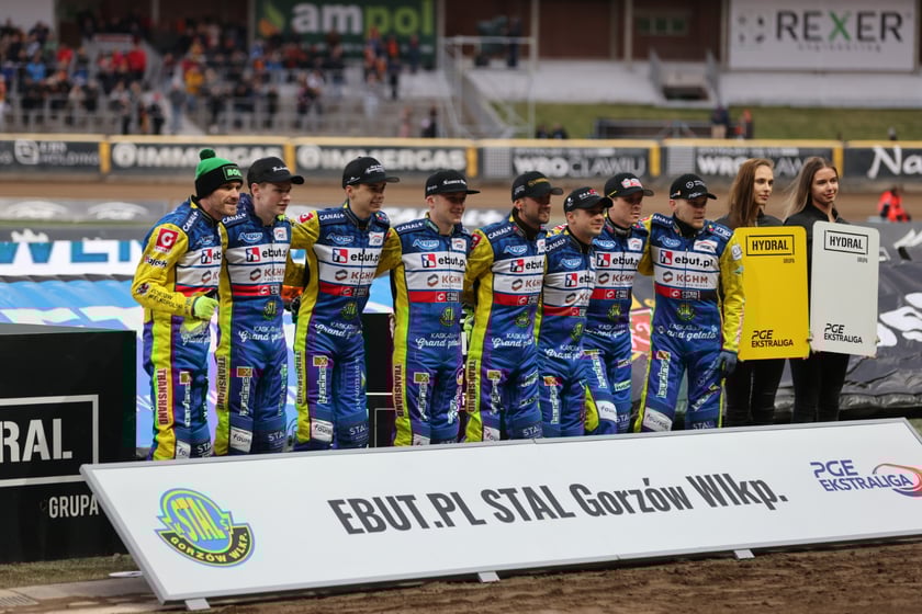 Zdjęcia kibiców z meczu żużlowego Betard Sparta Wrocław - Stal Gorzów, 7 maja 2023 r.