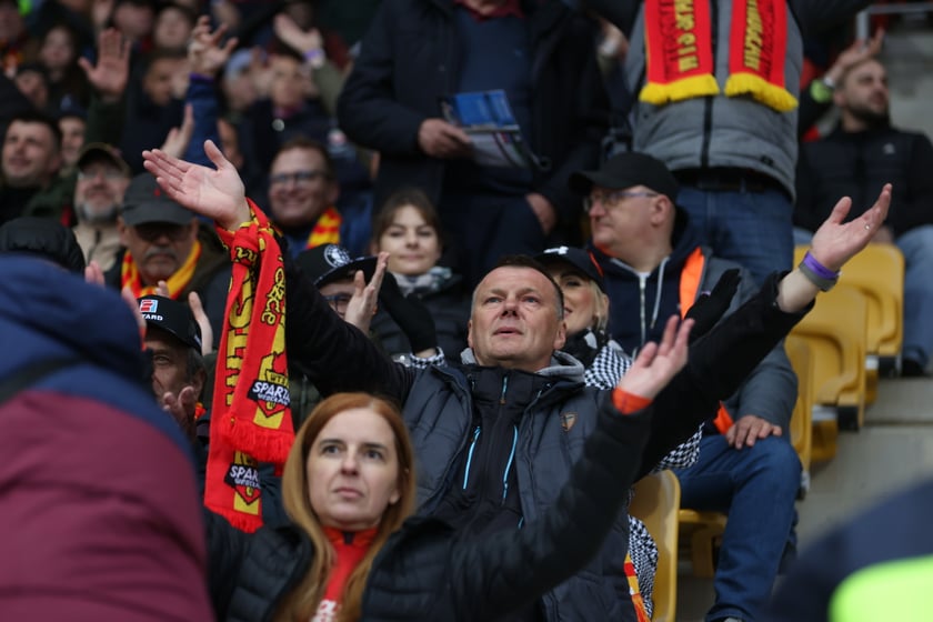 Zdjęcia kibiców z meczu żużlowego Betard Sparta Wrocław - Stal Gorzów, 7 maja 2023 r.