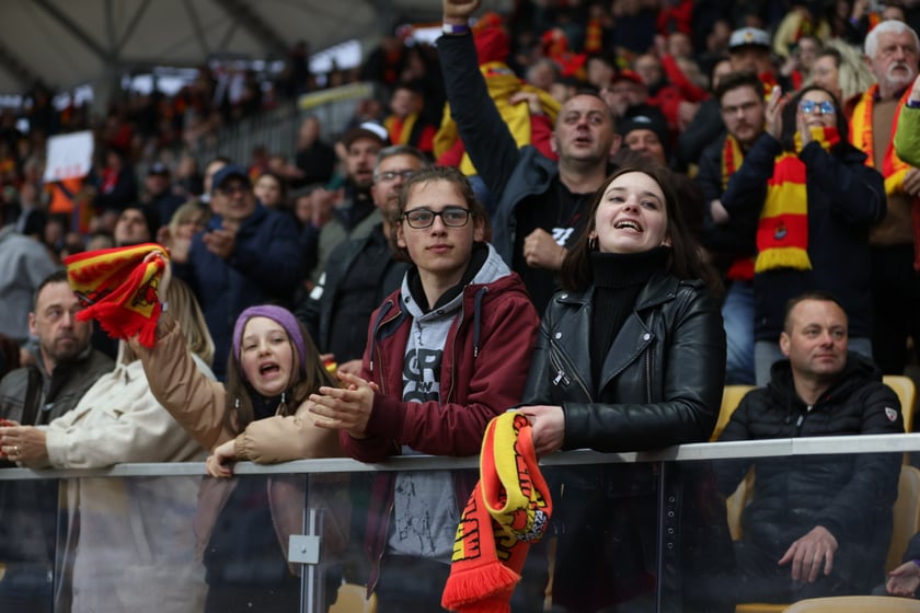 Zdjęcia kibiców z meczu żużlowego Betard Sparta Wrocław - Stal Gorzów, 7 maja 2023 r.