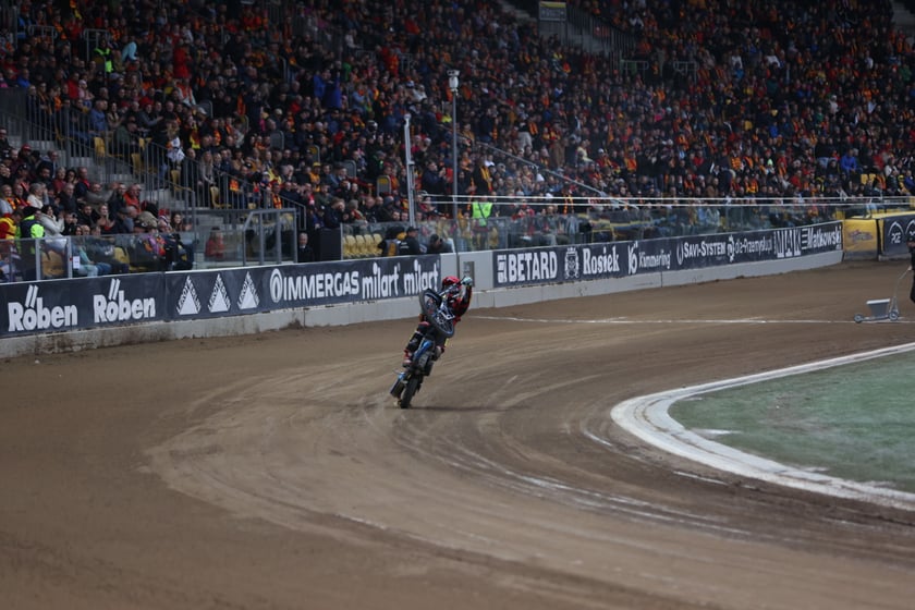 Zdjęcia kibiców z meczu żużlowego Betard Sparta Wrocław - Stal Gorzów, 7 maja 2023 r.