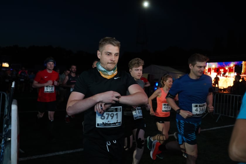 9. Nocny Wrocław Półmaraton - zdjęcia uczestników, 17 czerwca 2023 r.