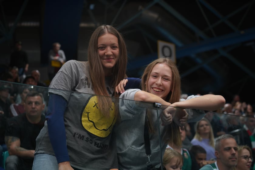 Kibice na meczu Śląska Wrocław z Arką Gdynia w hali Orbita.