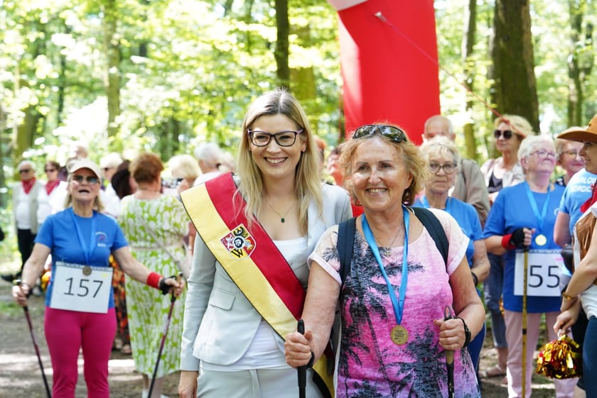 Uczestnicy mistrzostw w joggingu i nordic walking  w parku Zachodnim, 15 czerwca 2024 r.