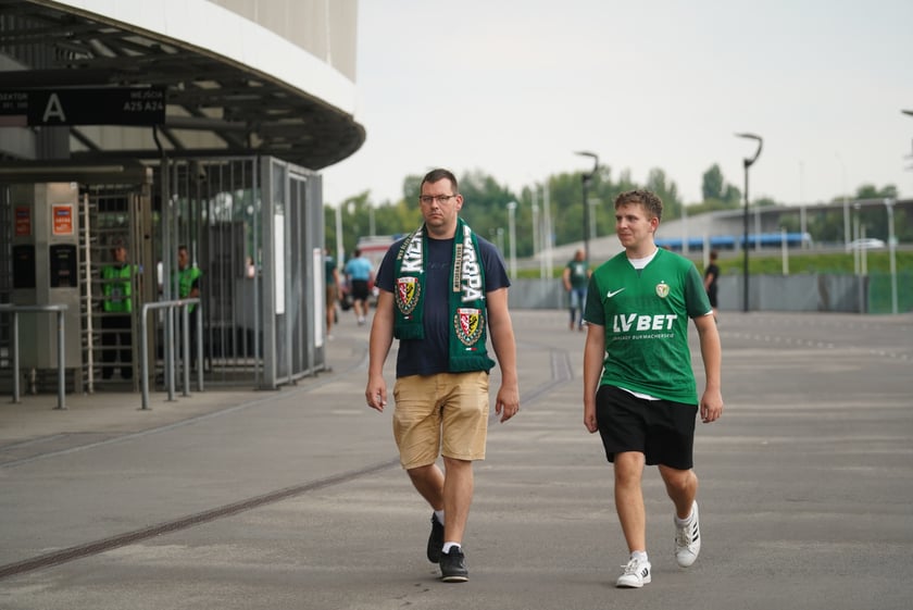 Kibice w drodze na mecz