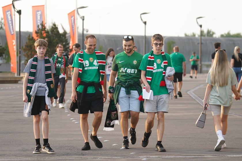 Kibice w drodze na mecz