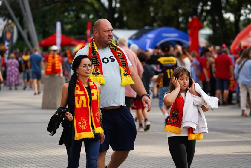 Kibice podczas meczu żużlowego Betard Sparta Wrocław - Motor Lublin na Stadionie Olimpijskim we Wrocławiu - 9 sierpnia 2024 r.