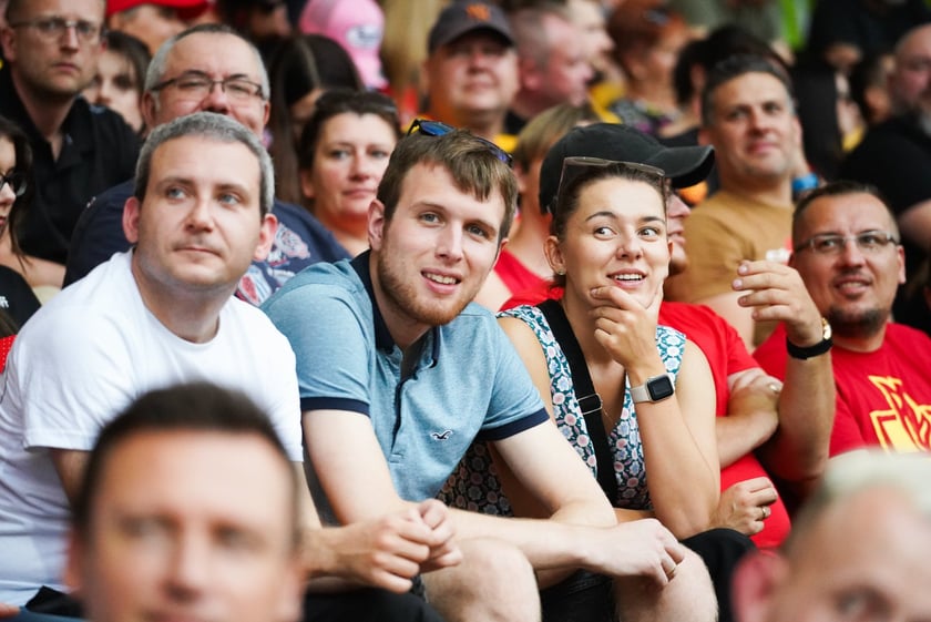 Kibice podczas meczu żużlowego Betard Sparta Wrocław - Motor Lublin na Stadionie Olimpijskim we Wrocławiu - 9 sierpnia 2024 r.