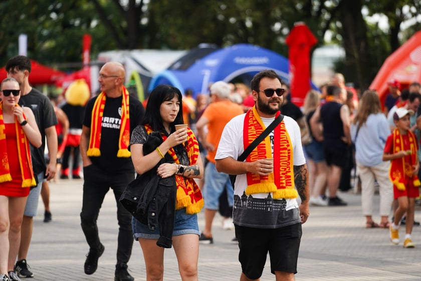 Kibice podczas meczu żużlowego Betard Sparta Wrocław - Motor Lublin na Stadionie Olimpijskim we Wrocławiu - 9 sierpnia 2024 r.