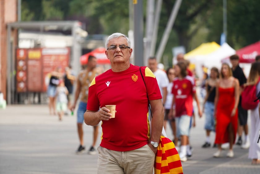 Kibice podczas meczu żużlowego Betard Sparta Wrocław - Motor Lublin na Stadionie Olimpijskim we Wrocławiu - 9 sierpnia 2024 r.