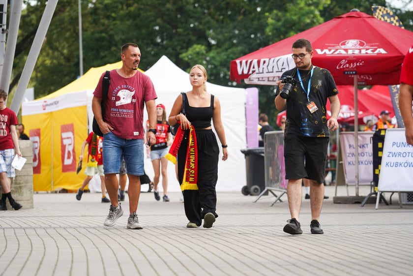 Kibice podczas meczu żużlowego Betard Sparta Wrocław - Motor Lublin na Stadionie Olimpijskim we Wrocławiu - 9 sierpnia 2024 r.