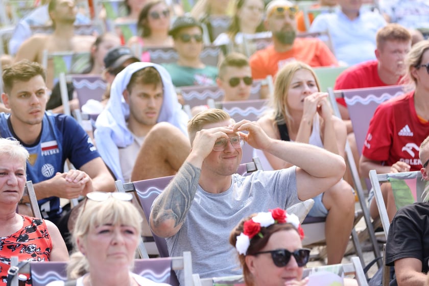 Finałowy mecz Polska-Francja  w siatkówce mężczyzn - Strefa Kibica w Porcie Węglowym we Wrocławiu