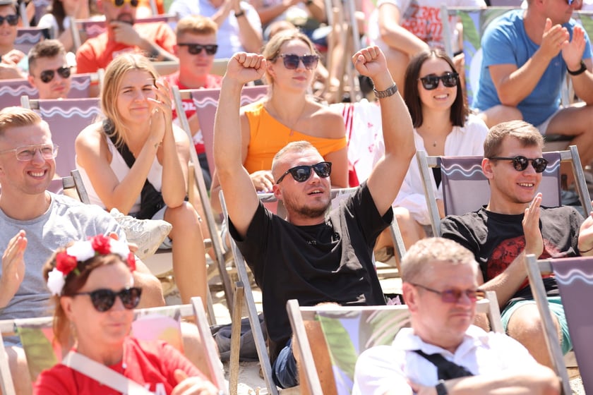 Finałowy mecz Polska-Francja  w siatkówce mężczyzn - Strefa Kibica w Porcie Węglowym we Wrocławiu