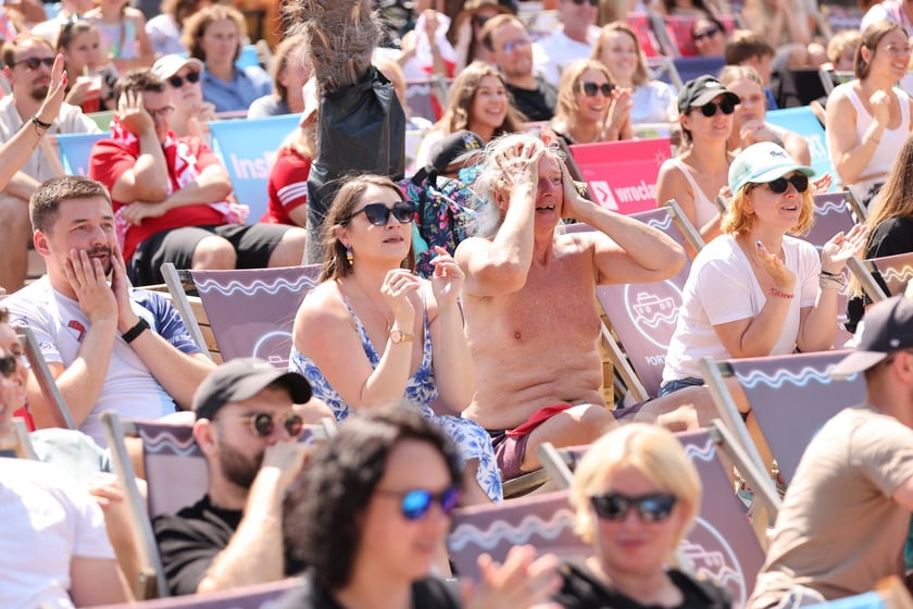 Finałowy mecz Polska-Francja  w siatkówce mężczyzn - Strefa Kibica w Porcie Węglowym we Wrocławiu