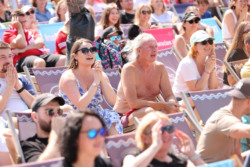 Finałowy mecz Polska-Francja  w siatkówce mężczyzn - Strefa Kibica w Porcie Węglowym we Wrocławiu