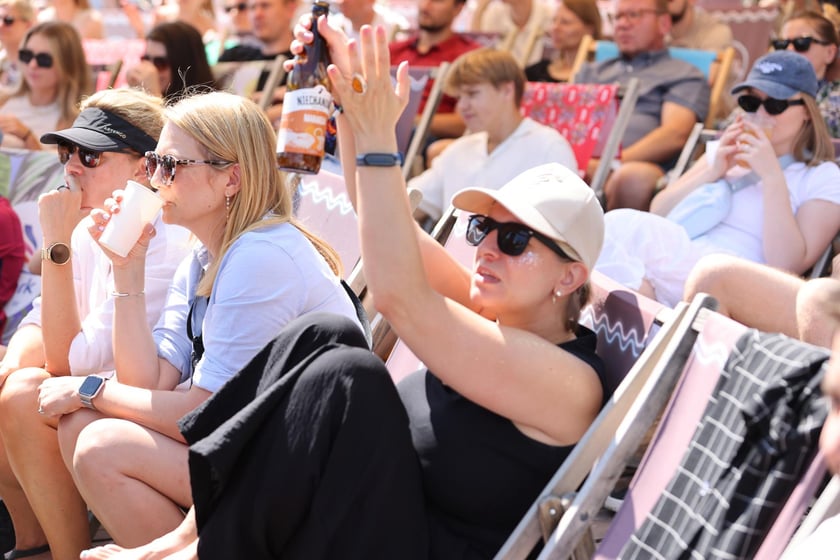 Finałowy mecz Polska-Francja  w siatkówce mężczyzn - Strefa Kibica w Porcie Węglowym we Wrocławiu