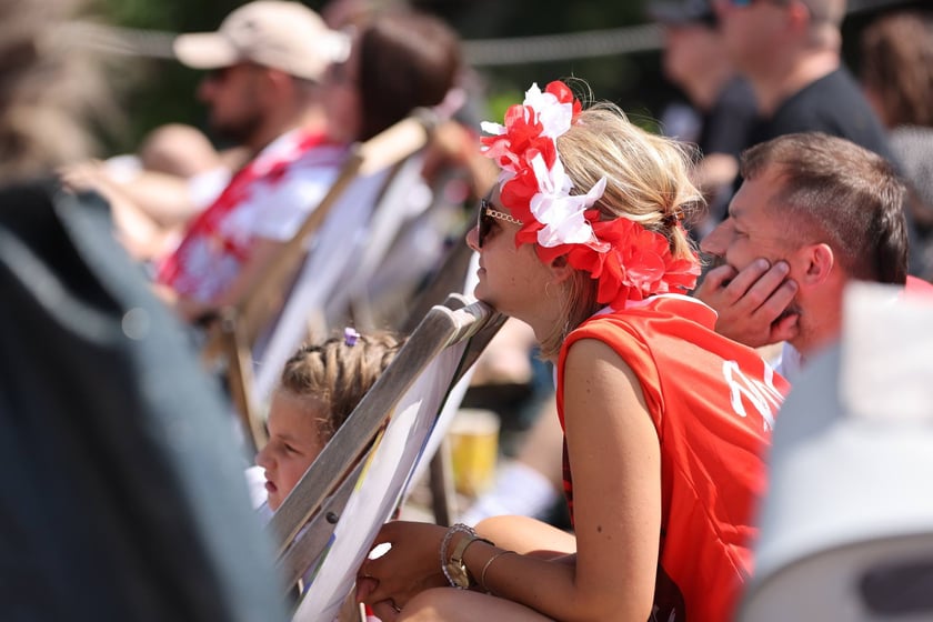 Finałowy mecz Polska-Francja  w siatkówce mężczyzn - Strefa Kibica w Porcie Węglowym we Wrocławiu