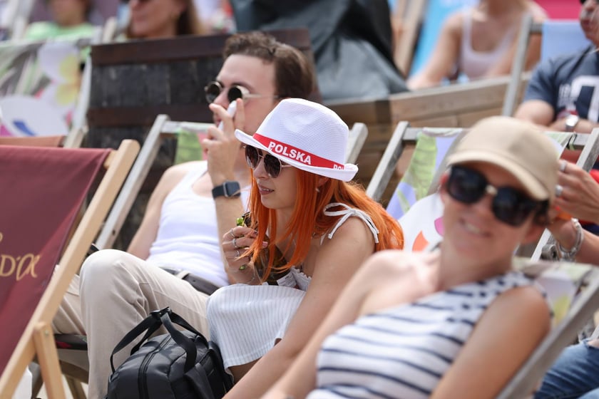 Finałowy mecz Polska-Francja  w siatkówce mężczyzn - Strefa Kibica w Porcie Węglowym we Wrocławiu