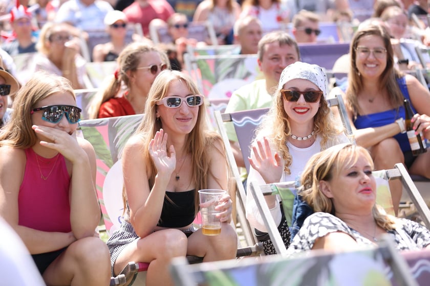 Finałowy mecz Polska-Francja  w siatkówce mężczyzn - Strefa Kibica w Porcie Węglowym we Wrocławiu