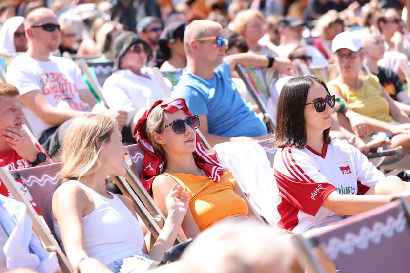 Finałowy mecz Polska-Francja  w siatkówce mężczyzn - Strefa Kibica w Porcie Węglowym we Wrocławiu