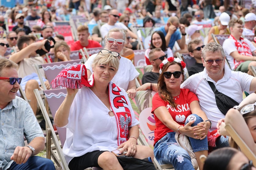 Finałowy mecz Polska-Francja  w siatkówce mężczyzn - Strefa Kibica w Porcie Węglowym we Wrocławiu