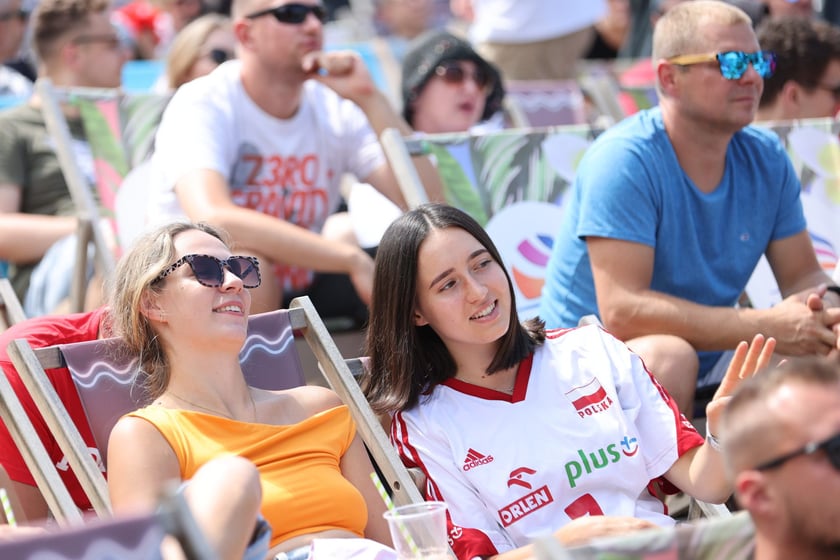 Finałowy mecz Polska-Francja  w siatkówce mężczyzn - Strefa Kibica w Porcie Węglowym we Wrocławiu