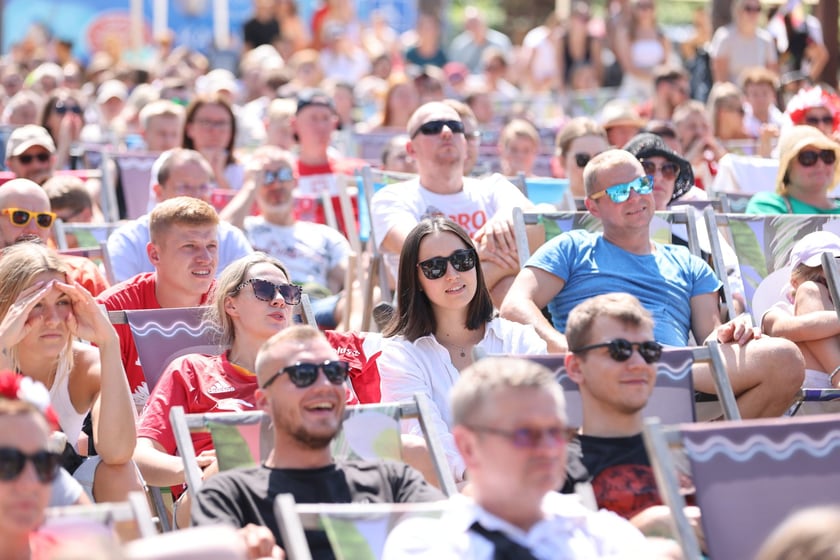 Finałowy mecz Polska-Francja  w siatkówce mężczyzn - Strefa Kibica w Porcie Węglowym we Wrocławiu
