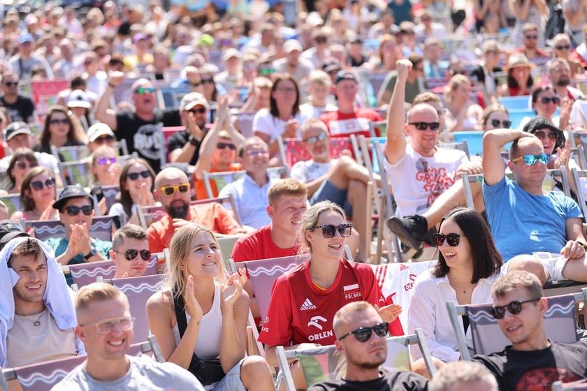 Finałowy mecz Polska-Francja  w siatkówce mężczyzn - Strefa Kibica w Porcie Węglowym we Wrocławiu