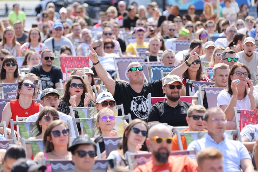 Finałowy mecz Polska-Francja  w siatkówce mężczyzn - Strefa Kibica w Porcie Węglowym we Wrocławiu