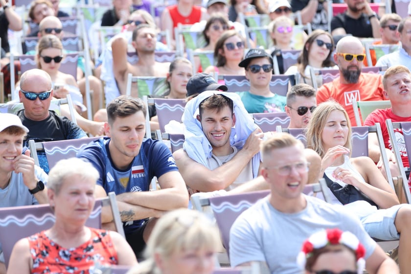 Finałowy mecz Polska-Francja  w siatkówce mężczyzn - Strefa Kibica w Porcie Węglowym we Wrocławiu