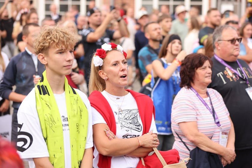 Żużel na Olimpijskim. Na zdjęciu kibice