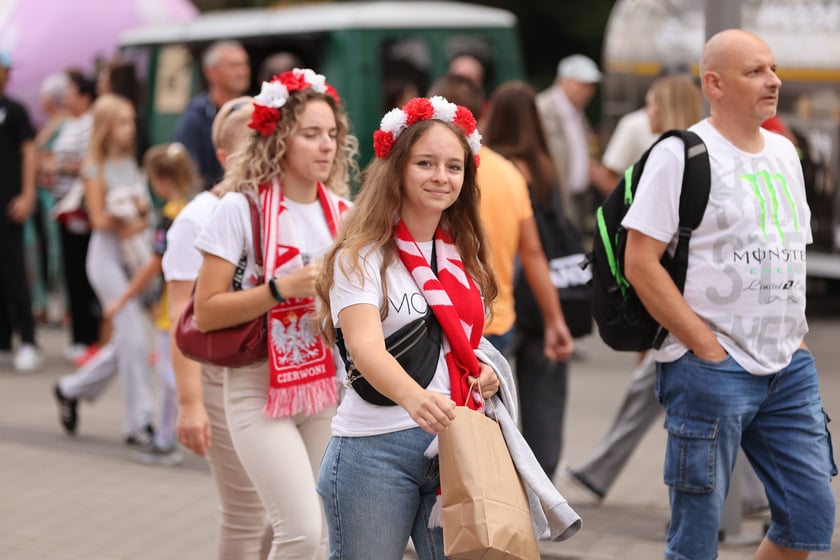Żużel na Olimpijskim. Na zdjęciu kibice