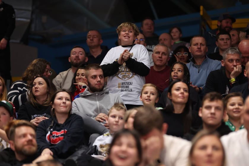 Kibiece w Hali Orbita na meczu WKS Śląsk Wrocław - Dziki Warszawa