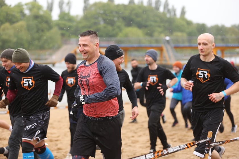 Uczestnicy Survival Race Wrocław 2025
