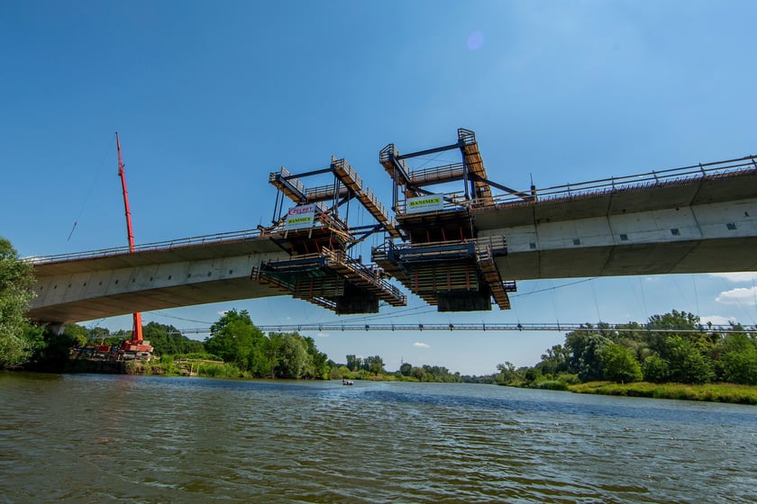 Budowa mostu nad Odrą w ramach powstającej trasy AWW