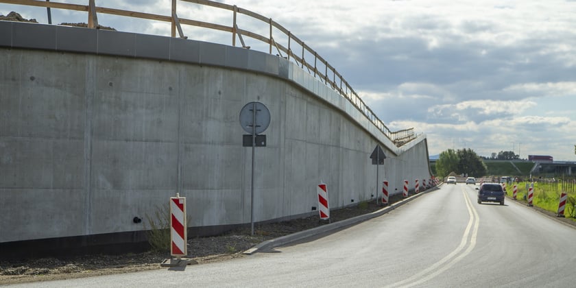 Budowa wiaduktu domykającego obwodnicę Leśnicy