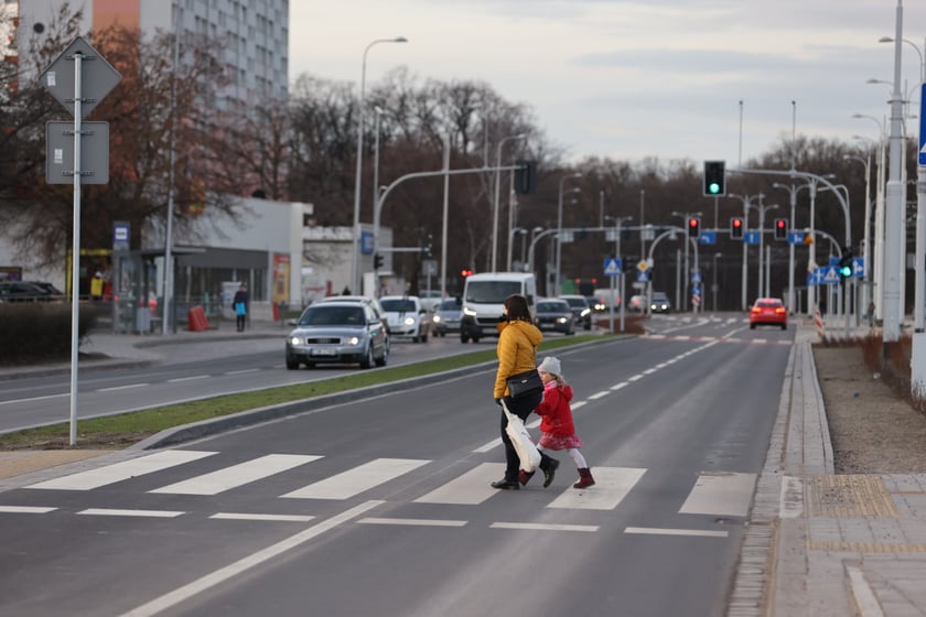 Ulica Powowicka pierwszego dnia po remoncie