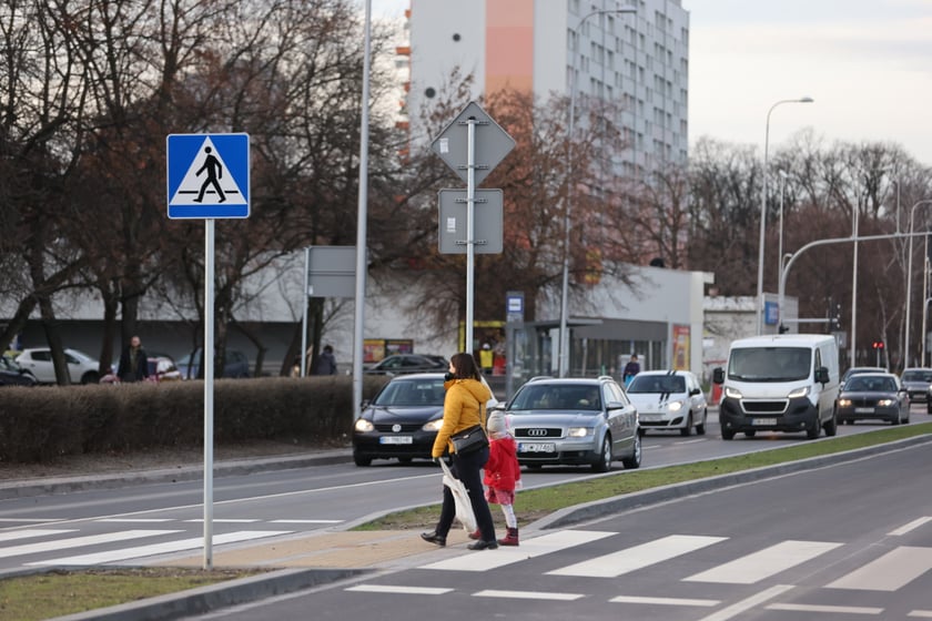 Ulica Powowicka pierwszego dnia po remoncie