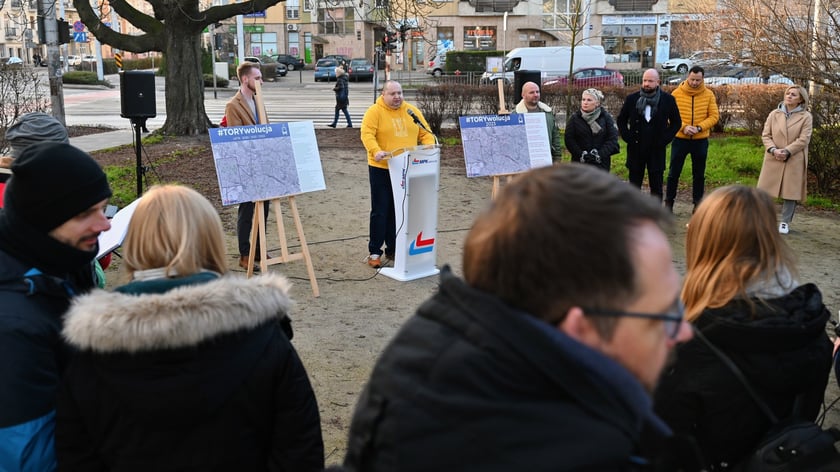 Zdjęcia z konferencji MPK, podsumowującej i zapowiadającej Torywolucje