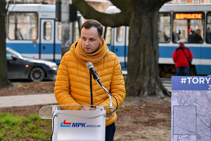 Zdjęcia z konferencji MPK, podsumowującej i zapowiadającej Torywolucje