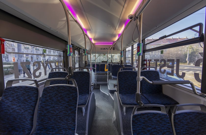 Wrocław testuje kolejny ekologiczny autobus na liniach aglomeracyjnych. Elektryczny MAN Lion?s City wyjedzie na ulice już w najbliższą sobotę (11 lutego).