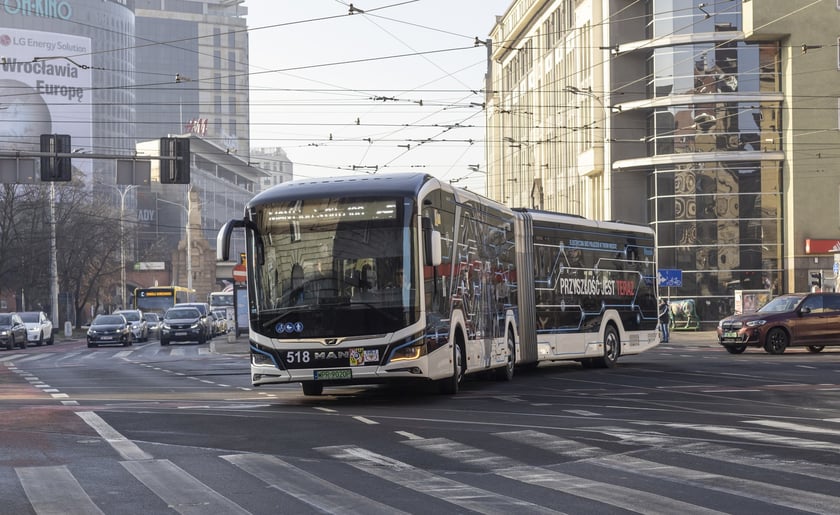 Wrocław testuje kolejny ekologiczny autobus na liniach aglomeracyjnych. Elektryczny MAN Lion?s City wyjedzie na ulice już w najbliższą sobotę (11 lutego).
