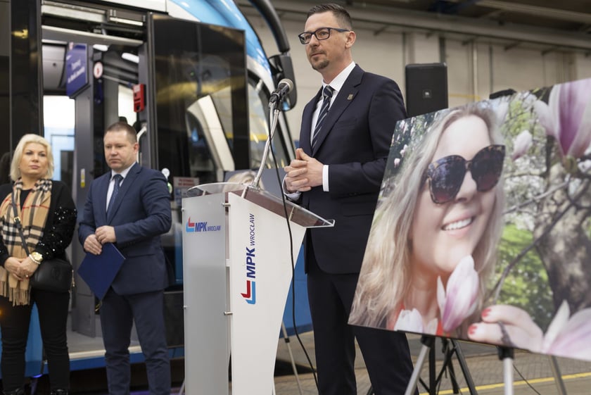 Uroczystość nadania imienia Moniki Jaworskiej tramwajowi wrocławskiego MPK