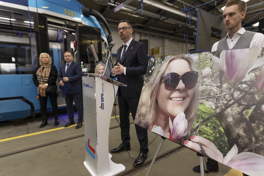 Uroczystość nadania imienia Moniki Jaworskiej tramwajowi wrocławskiego MPK