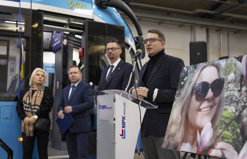 Uroczystość nadania imienia Moniki Jaworskiej tramwajowi wrocławskiego MPK