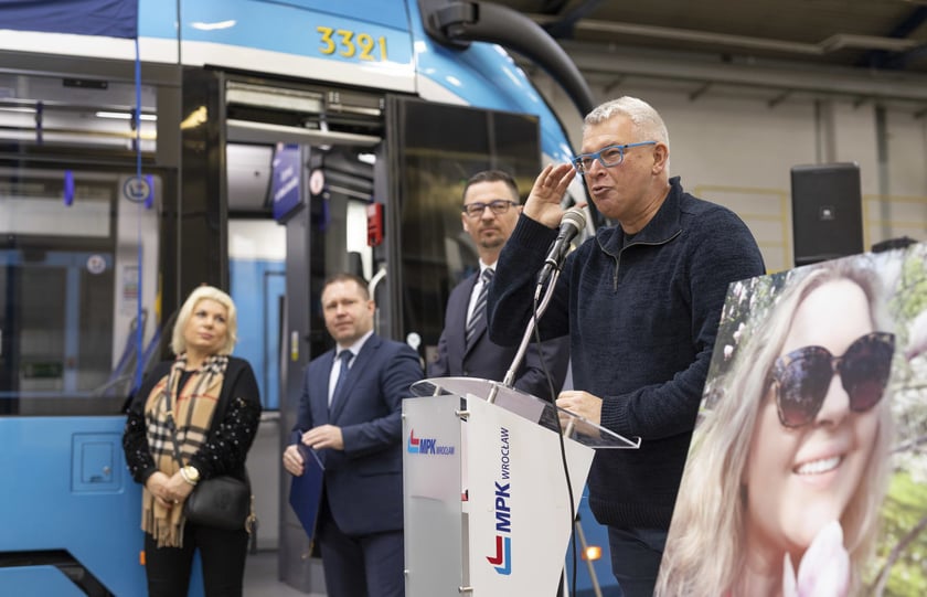 Uroczystość nadania imienia Moniki Jaworskiej tramwajowi wrocławskiego MPK