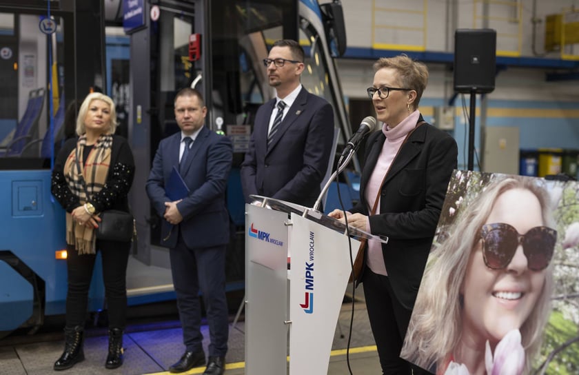 Uroczystość nadania imienia Moniki Jaworskiej tramwajowi wrocławskiego MPK