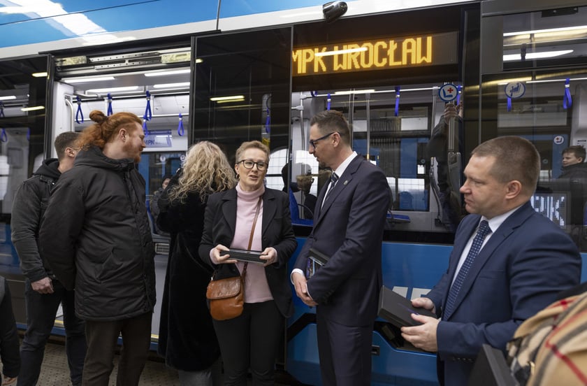 Uroczystość nadania imienia Moniki Jaworskiej tramwajowi wrocławskiego MPK